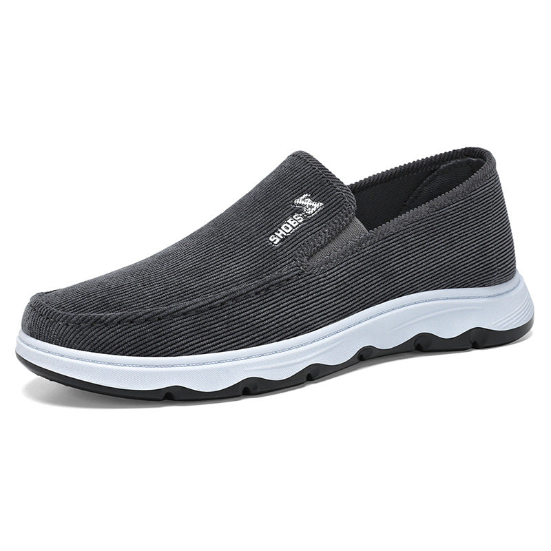 Ansicht des bequemen Slip-On-Designs ohne Schnürsenkel