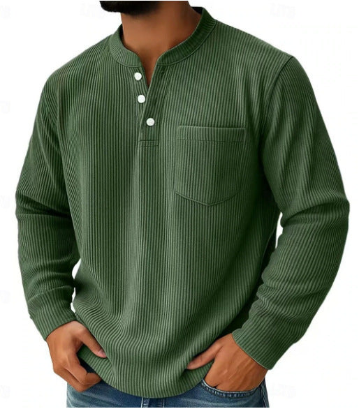 Strukturierter Waffelstrick des Henley-Shirts im Detail