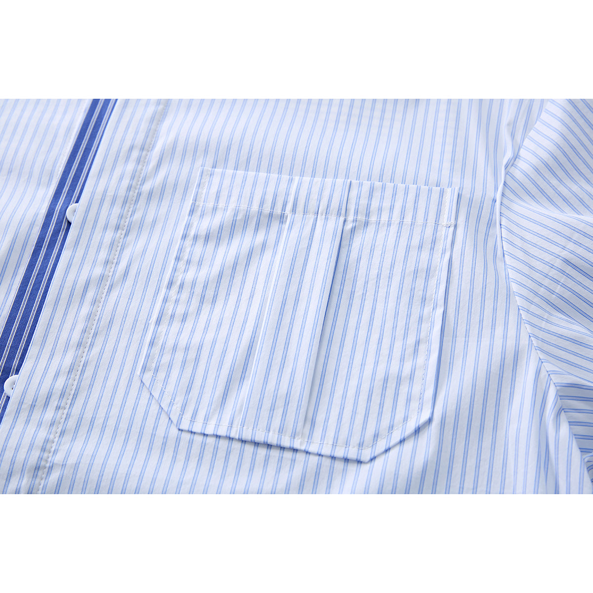 Herren Gestreiftes Kurzarmhemd in Blau, lockere Passform im Studio