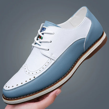 Profilansicht der Sohle von zweifarbigen Herren Brogue Lederschuhen