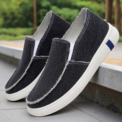 Seitliche Ansicht der bequemen Herren-Freizeitschuhe aus Canvas