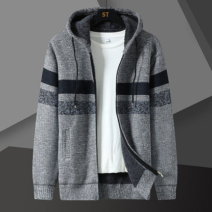 Seitliche Ansicht der Herren-Strickjacke mit Kapuze und Reißverschluss