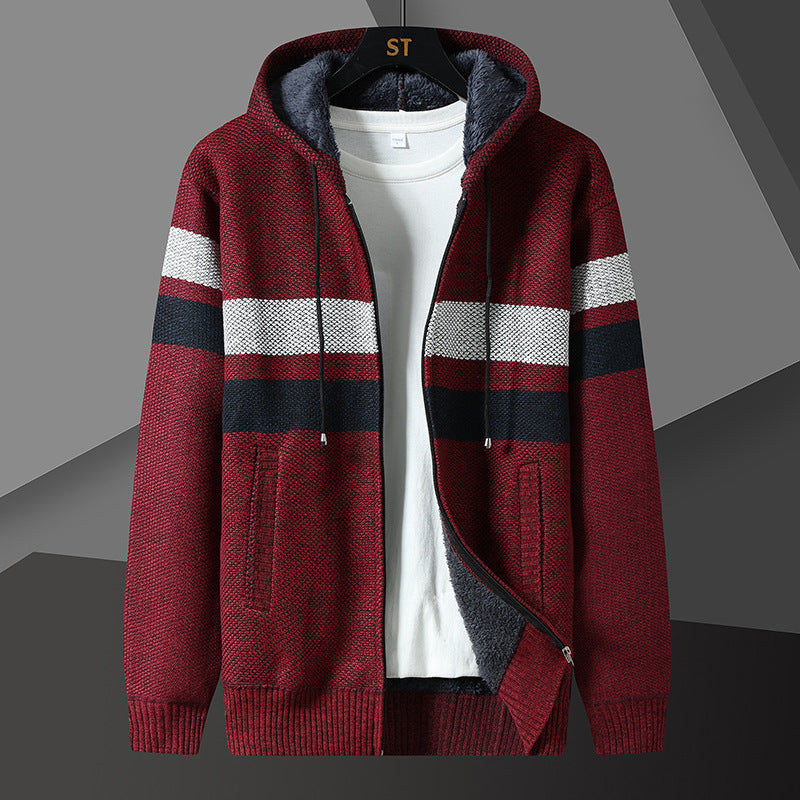 Herren-Strickjacke mit Kapuze und weichem Teddyfutter in der Gesamtansicht