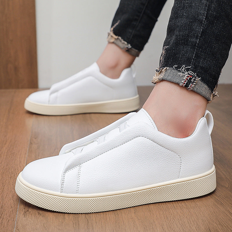 Leder-Sneaker mit griffiger Laufsohle von unten