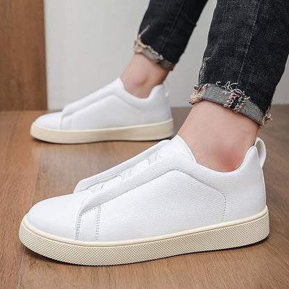 Leder-Sneaker mit griffiger Laufsohle von unten