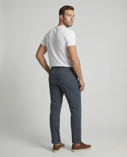 Seitliche Ansicht der Herren-Thermo-Chino mit Fleecefutter