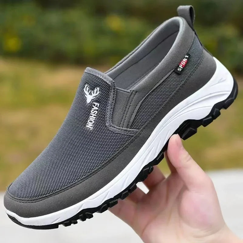 Herren Slip-On-Schuhe aus Mesh mit weicher Dämpfung in Seitenansicht