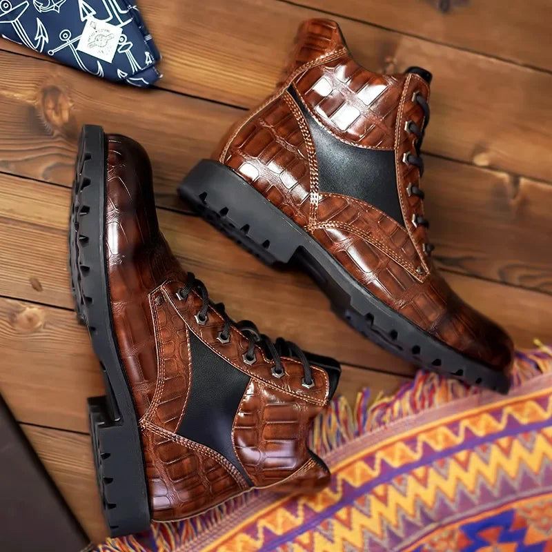 Klassischer Herrenstiefel mit auffälliger Krokoprägung