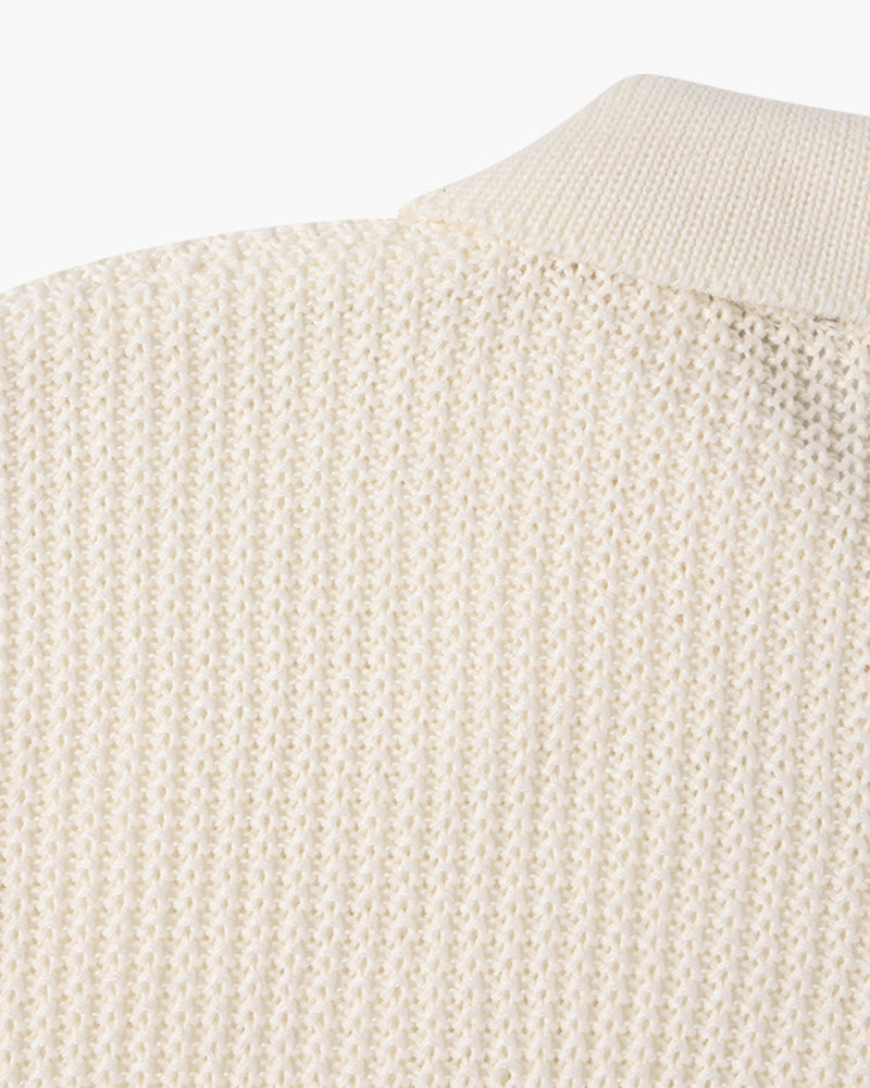 Herren Strickpullover aus Baumwolle flach liegend dargestellt