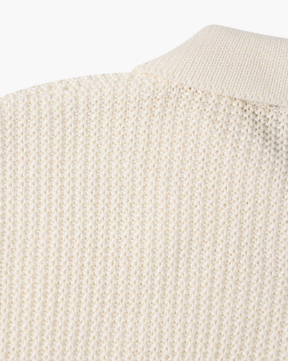 Herren Strickpullover aus Baumwolle flach liegend dargestellt