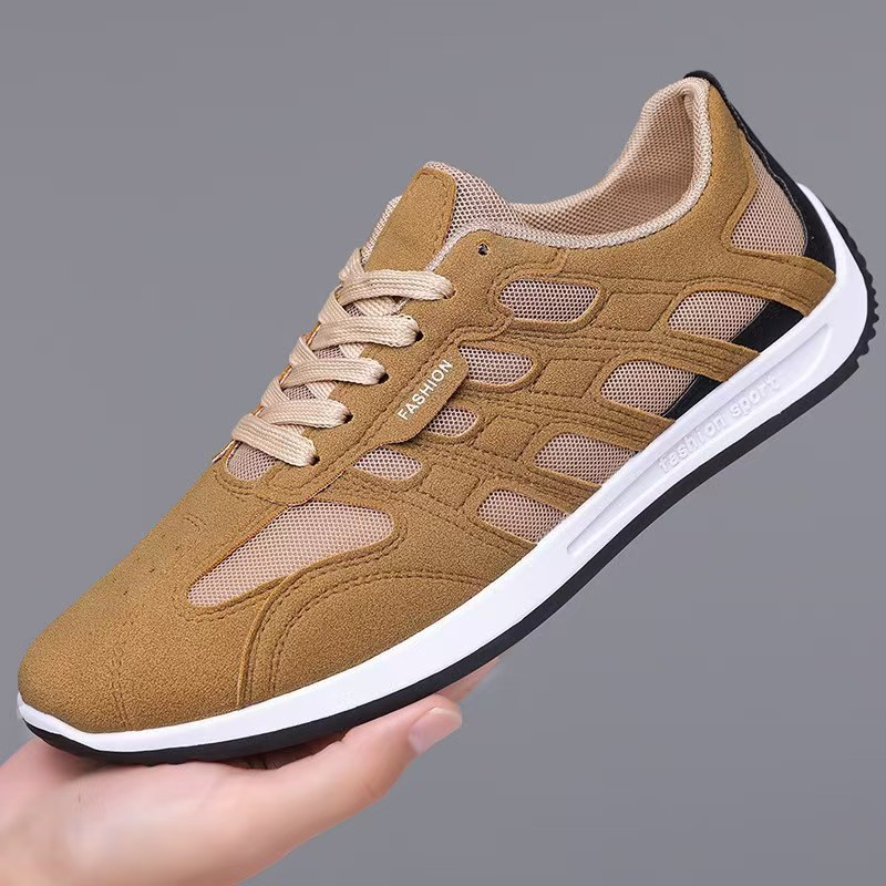 Unisex-Sneaker mit schlichter Silhouette von der Außenseite