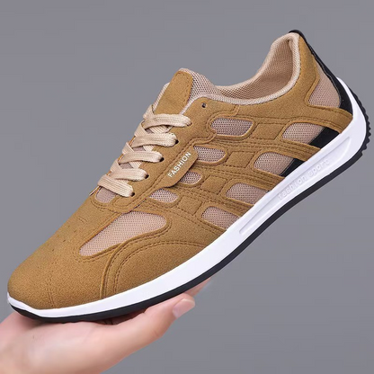 Unisex-Sneaker mit schlichter Silhouette von der Außenseite
