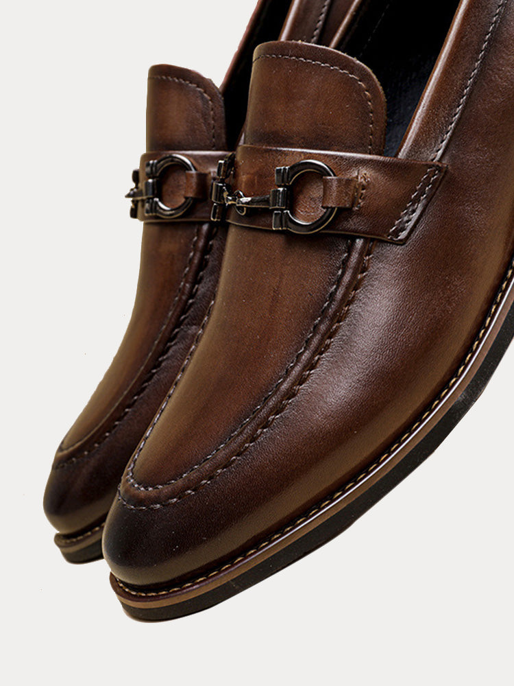 Seitliche Profilansicht der Herren-Loafer aus Leder mit Horsebit