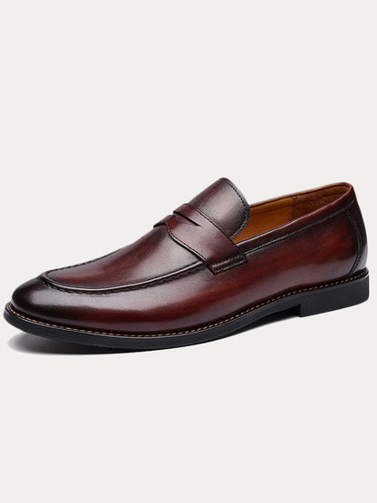 Klassischer Herren-Penny-Loafer aus Leder in Vorderansicht