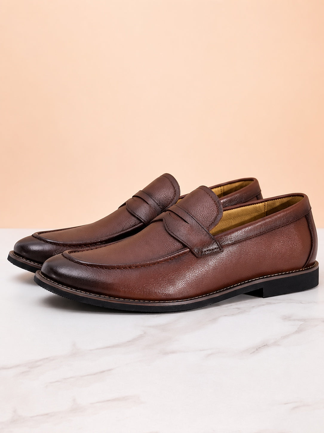 Eleganter Herren-Loafer zum Hineinschlüpfen aus glattem Leder