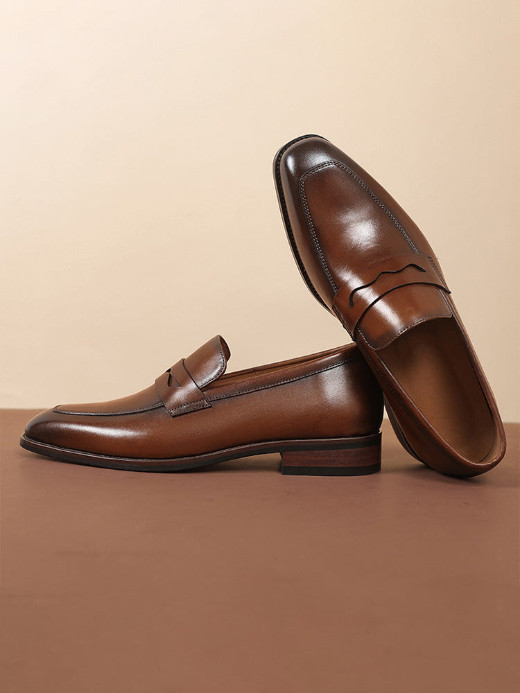 Herren-Loafer aus Leder in Draufsicht mit klassischer Form