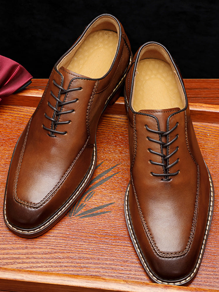 Klassische Herrenloafer aus Leder mit Schnürung, Paaransicht