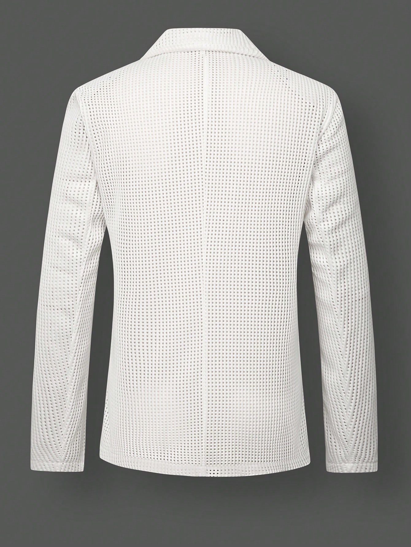 Herrenblazer mit lockerer Passform am Model getragen