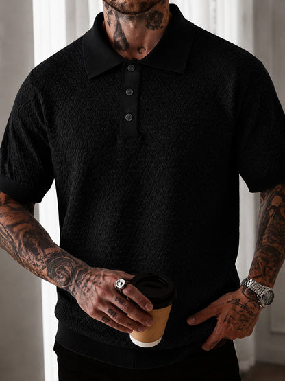 Business-Casual Polohemd für Herren in Nahaufnahme mit Strukturmuster