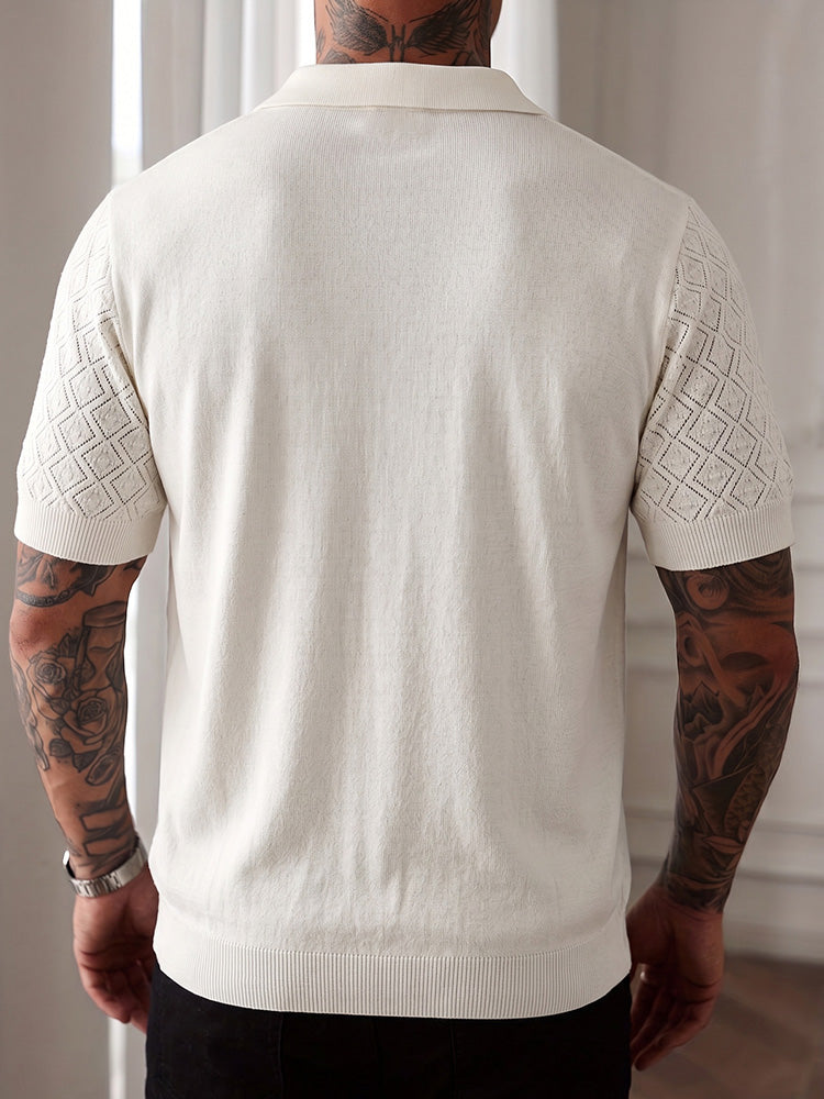 Vorderansicht eines Herren Polohemds im smarten Casual-Stil