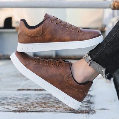 Tom Hollinger | Klassischer Sneaker in Lederoptik