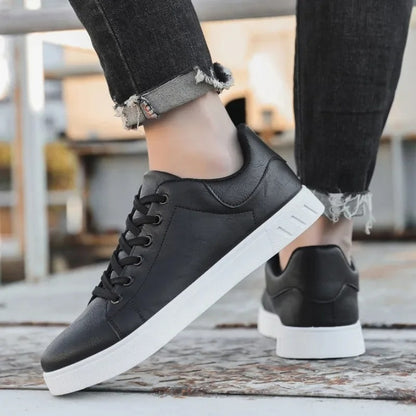 Tom Hollinger | Klassischer Sneaker in Lederoptik