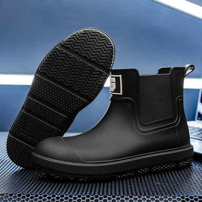 Detailansicht des PVC-Materials am Herren-Regenstiefel
