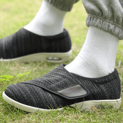 Profilansicht der bequemen Herren-Schuhe mit weiter Passform