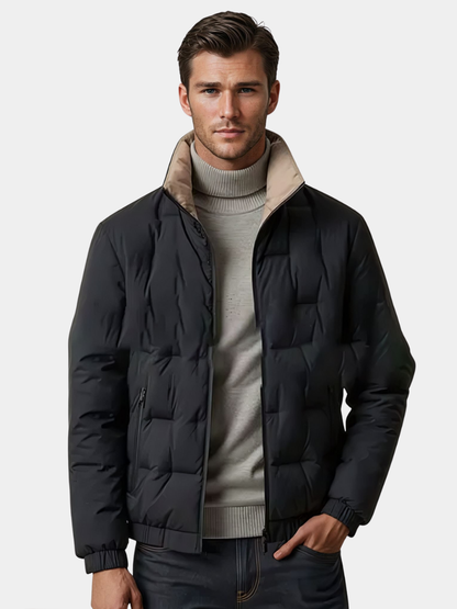 Leichte Herren-Steppjacke von vorn mit lockerer Passform