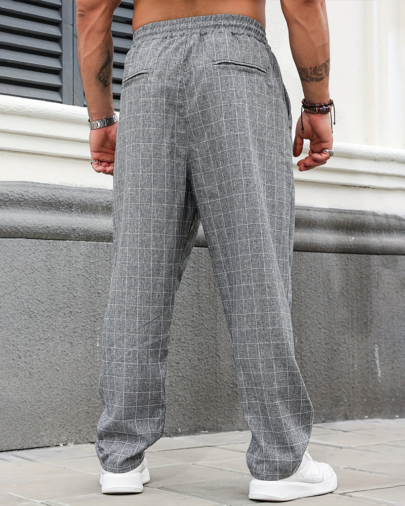 Detail der karierten Herrenhose mit geradem Schnitt und praktischem Taschenbereich