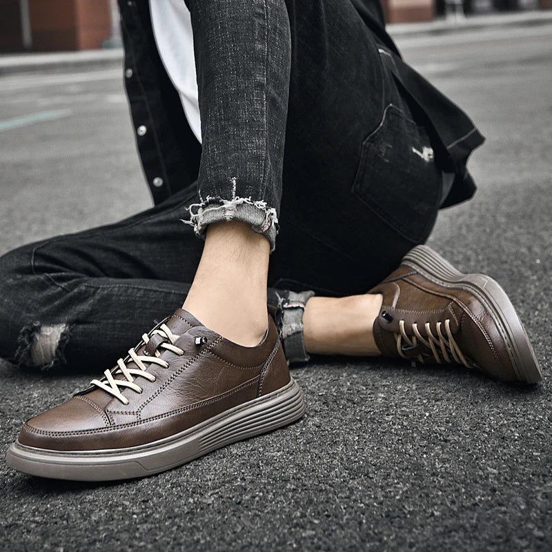 Minimalistischer Herren Leder Sneaker in Weiss
