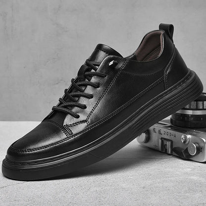 Herren Skateschuh aus weissem Leder mit flacher Sohle