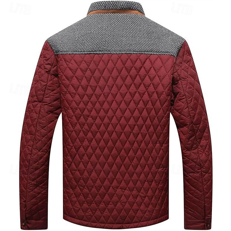 Gerade geschnittene Jacke in vollständiger Produktansicht