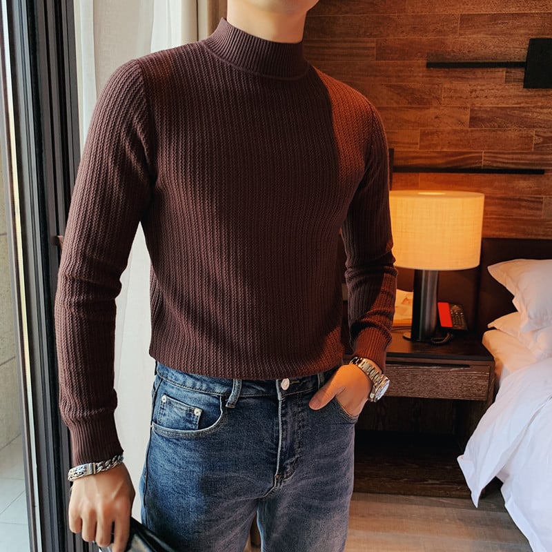 Herrenpullover mit klassischem Kragen in der Vorderansicht