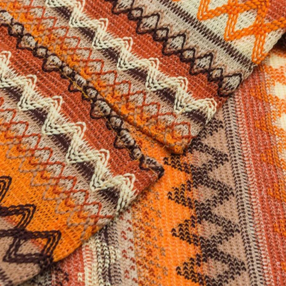 Herrenhemd mit Camp Kragen als lässiger Sommer-Look im Detail