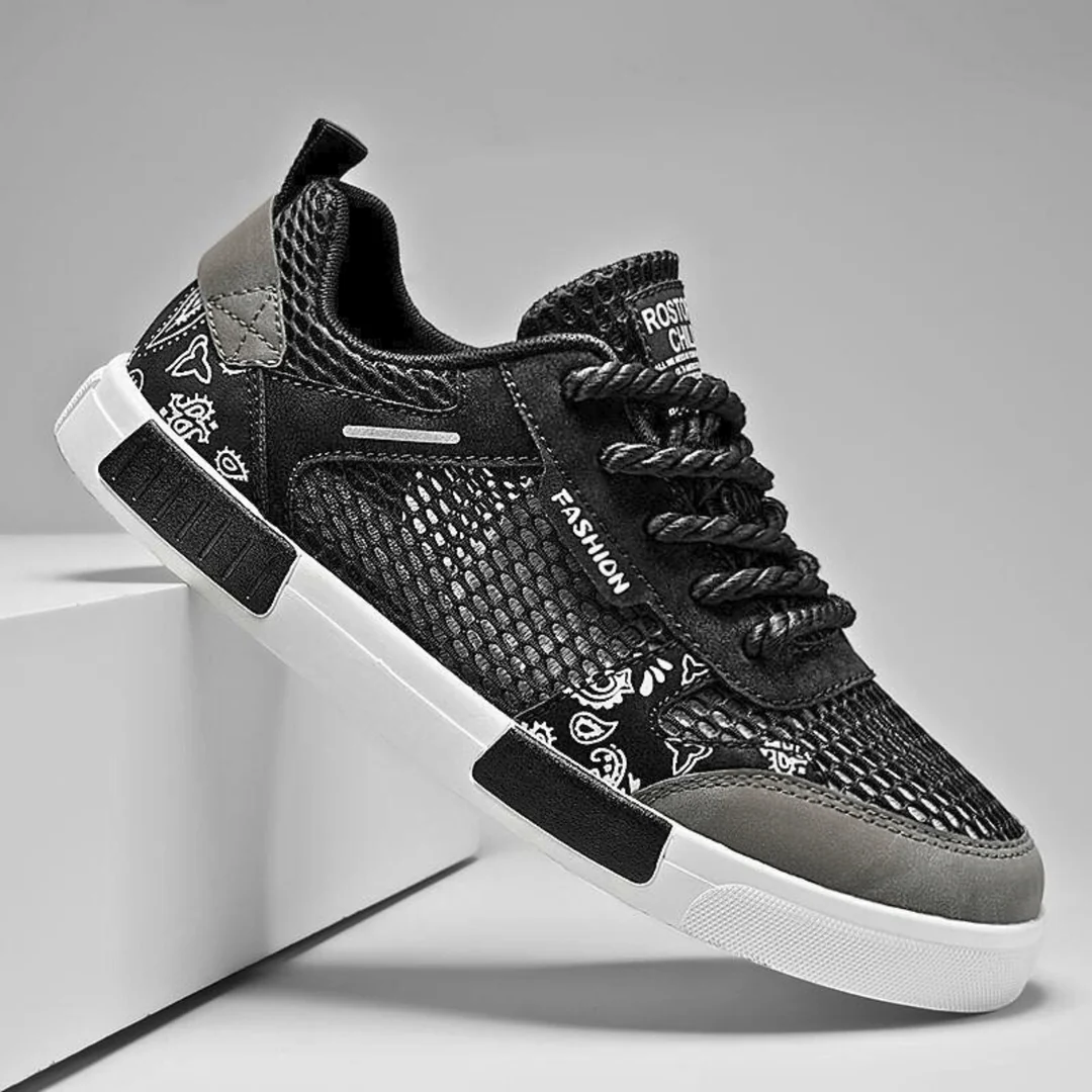 Draufsicht auf Herren-Mesh-Sneaker mit Schnürverschluss