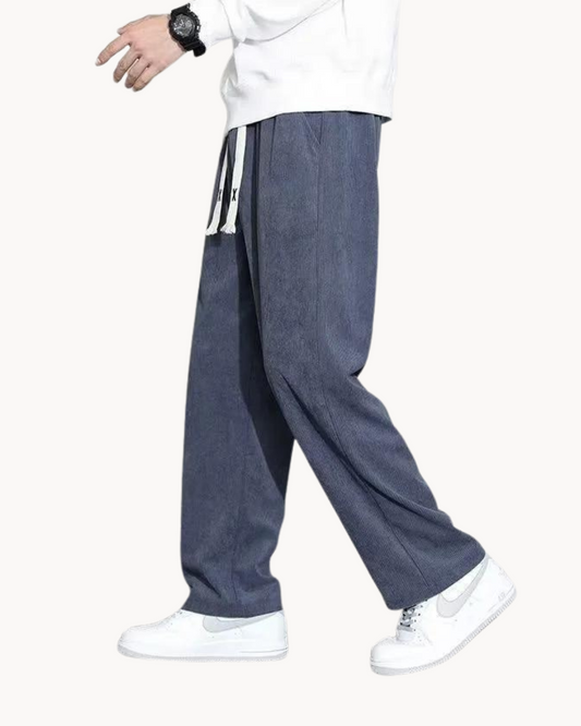 Herren Cordhose aus Cord mit Kordelzug und geradem Bein in Frontalansicht