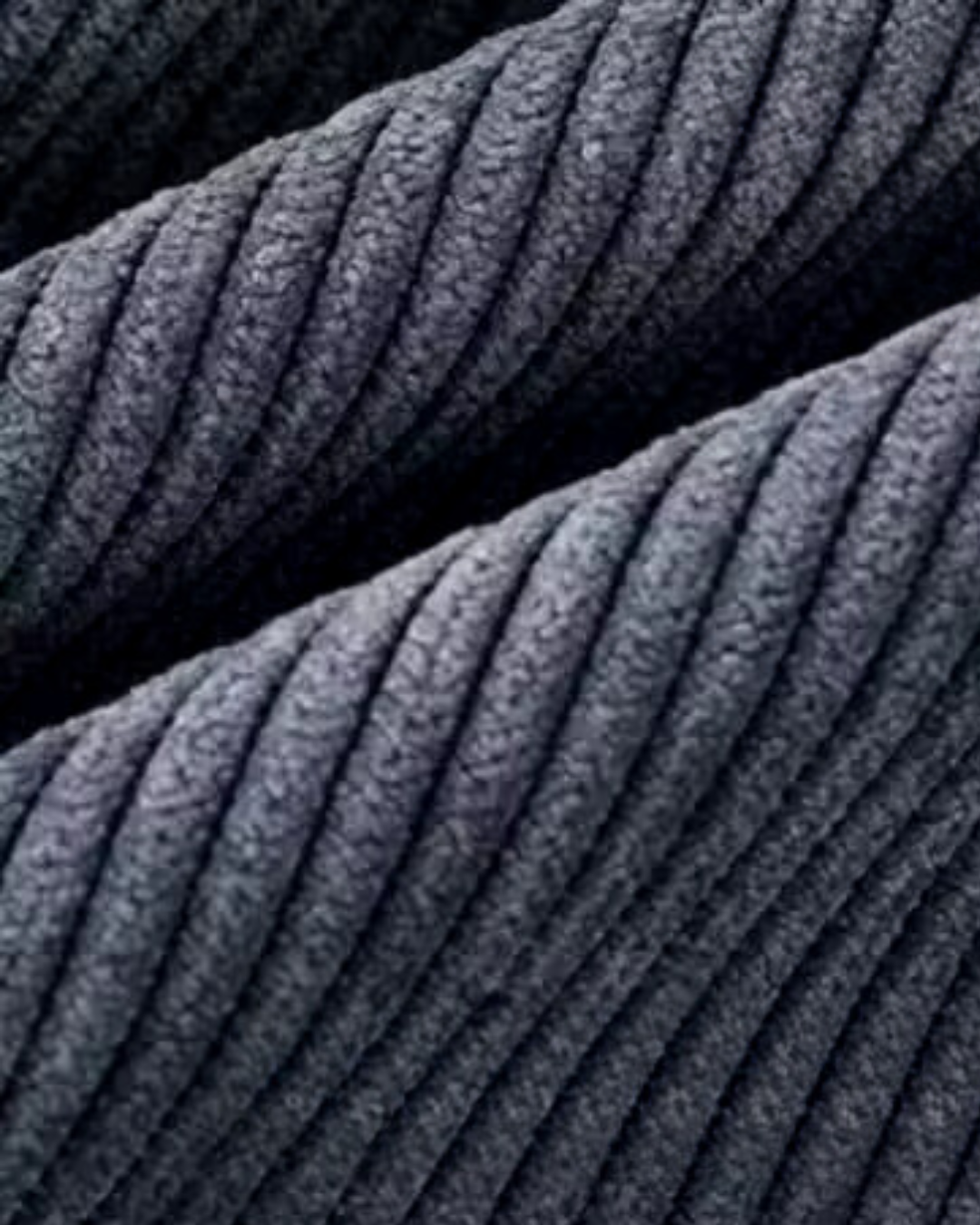 Herren Cordhose aus Cord in kompletter Ansicht mit bequemem Sitz