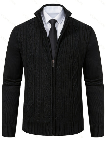 Seitenansicht der strukturierten Herren-Strickjacke