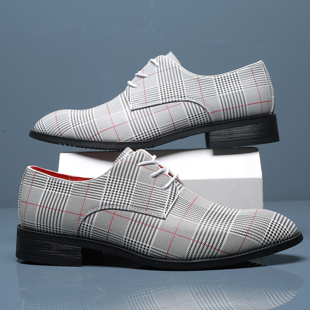 Profilansicht der Herren-Schnürschuhe mit robuster Gummisohle