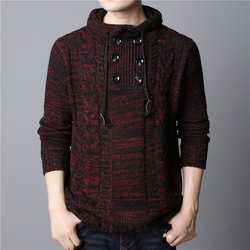 Seitenansicht des grob gestrickten Herren-Hoodies mit langen Ärmeln
