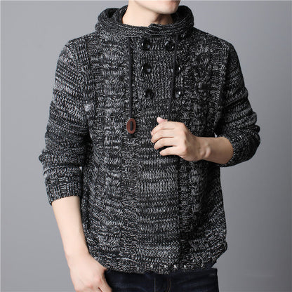 Detailansicht der strukturierten Strickoptik am Herren-Hoodie