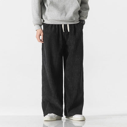 Herren Cordhose mit entspannter Passform seitlich fotografiert