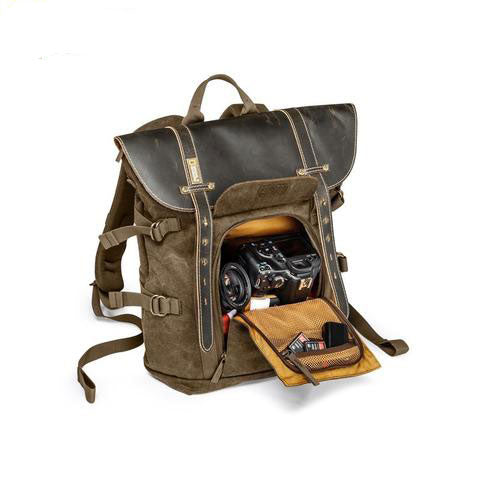 Tom Hollinger |  Canvas- und Leder-Rucksack im Vintage-Kamera-Stil