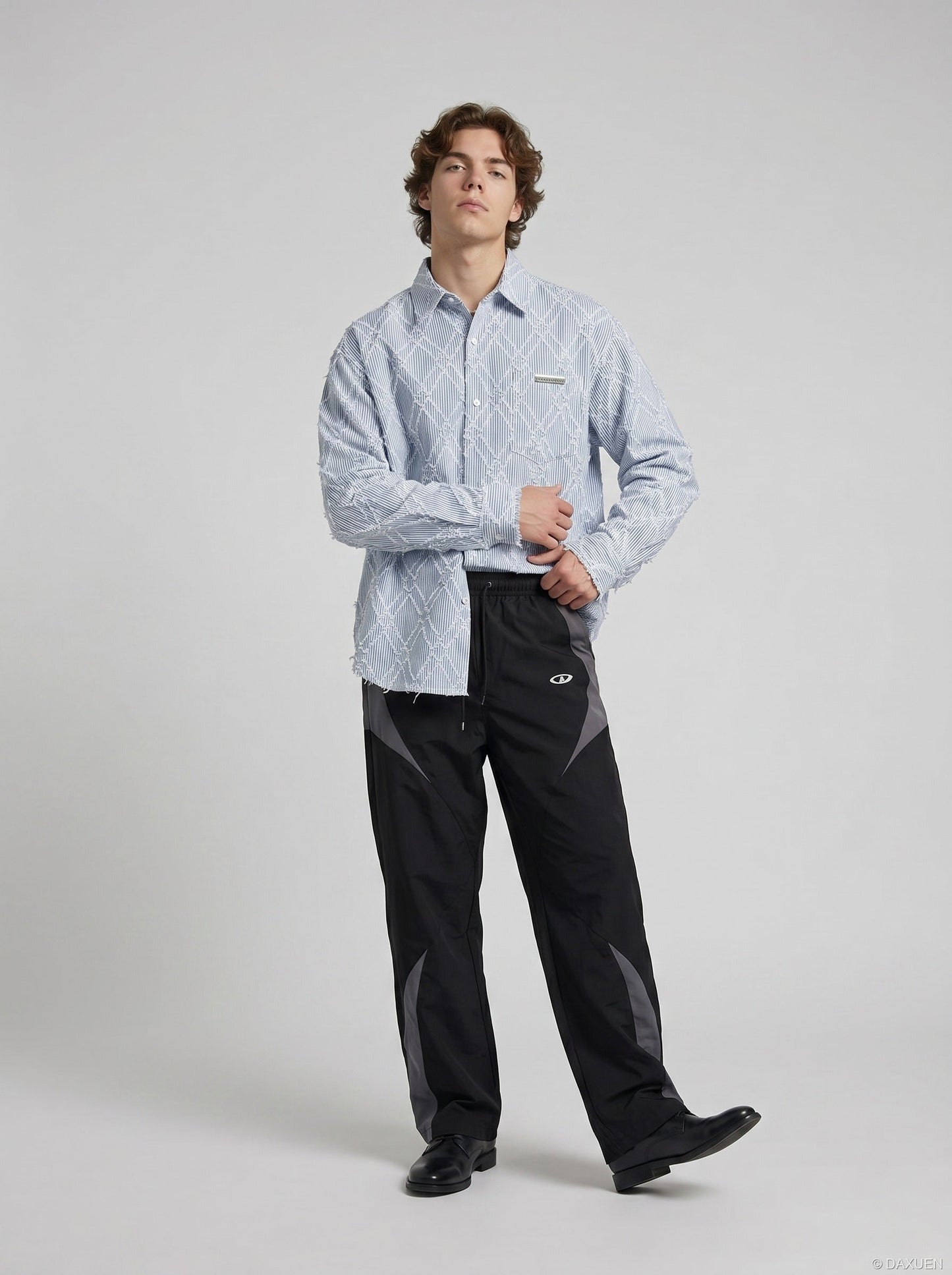 Herren Oversize-Hemd mit texturierter Oberfläche und geometrischem Print
