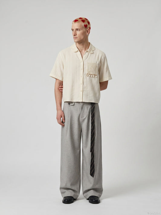 Damen Kurzarmhemd in Creme als luftiger Sommerlook getragen
