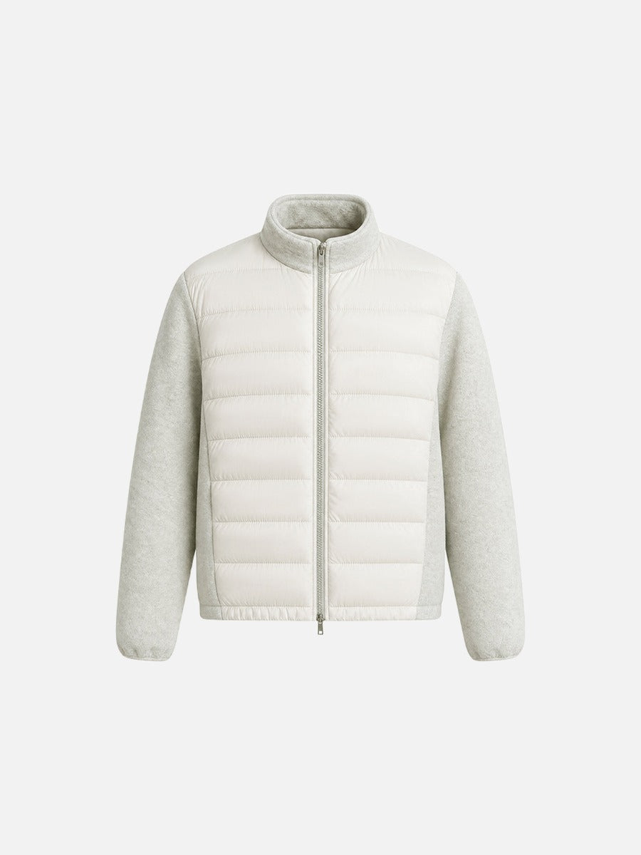 Seitliche Ansicht der Hybrid-Steppjacke mit Relaxed Fit
