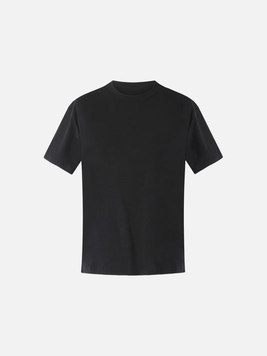 Herren T-Shirt in Schwarz mit kleinem Logo vorne auf weissem Hintergrund