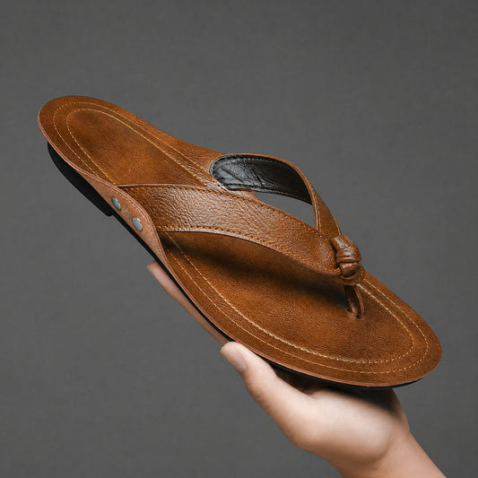 Damen Ledersandalen mit Kreuzriemen in Nahaufnahme
