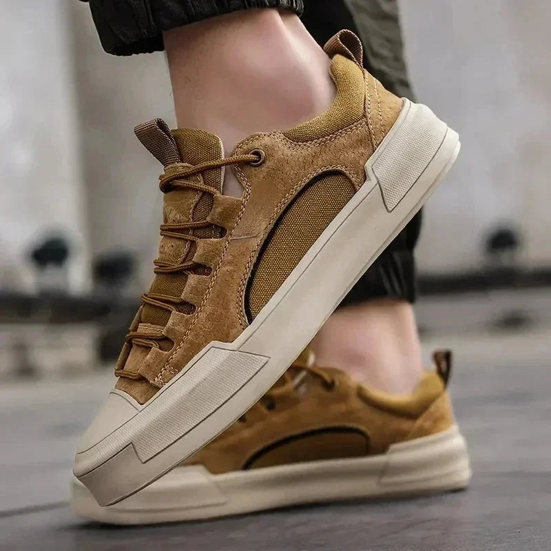 Herren Canvas Schnür-Sneaker im Skate-Stil in seitlicher Ansicht